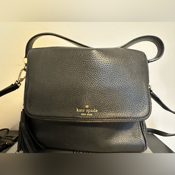 Used Kate Spade Crossbody bag in great condition. - Picture 2 of 3